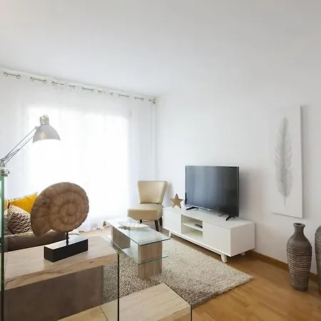 Apartment Cozy In Residential Center By Maison Pinata *
